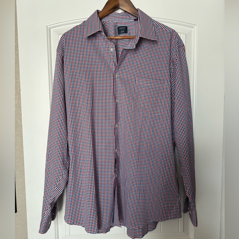 Men’s Red and Blue Arrow Long Sleeve Button Up. Size XL.